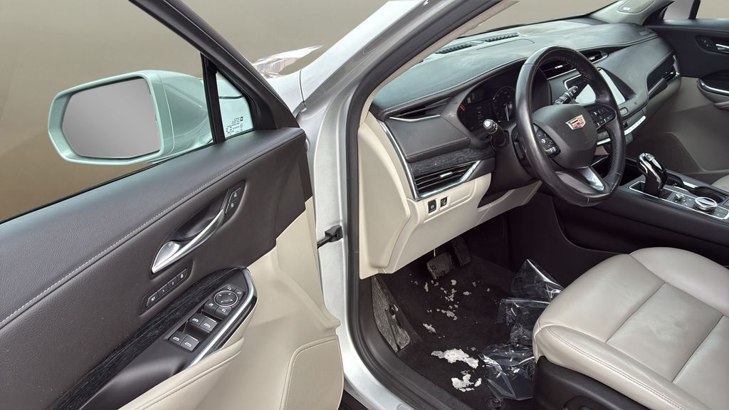 used 2021 Cadillac XT4 car, priced at $23,950