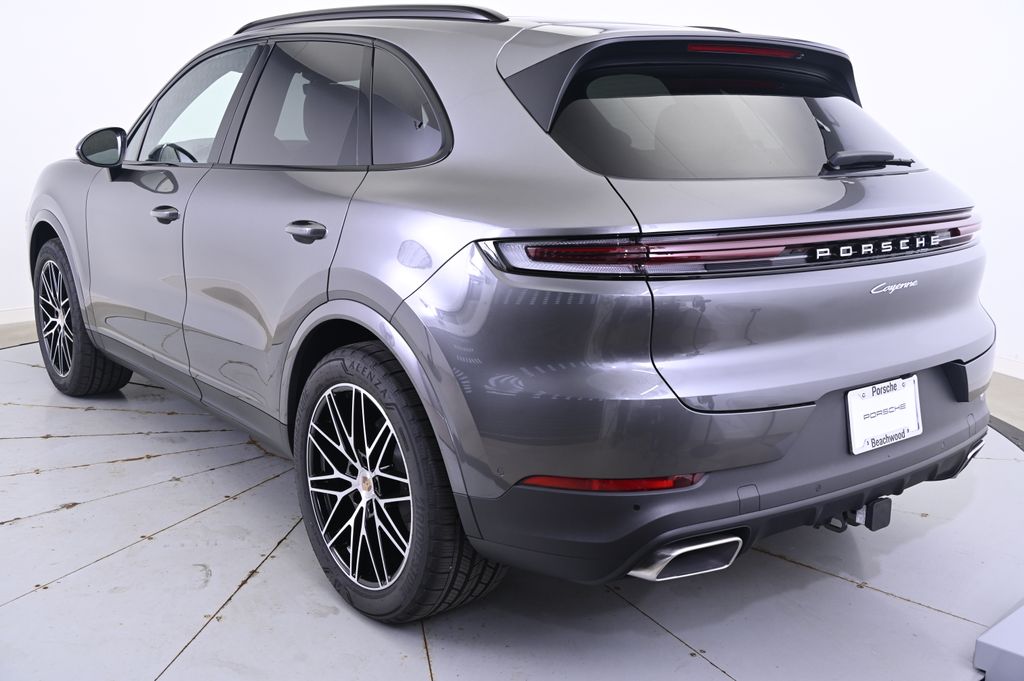 Thumbnail: 2025 Porsche Cayenne - 3