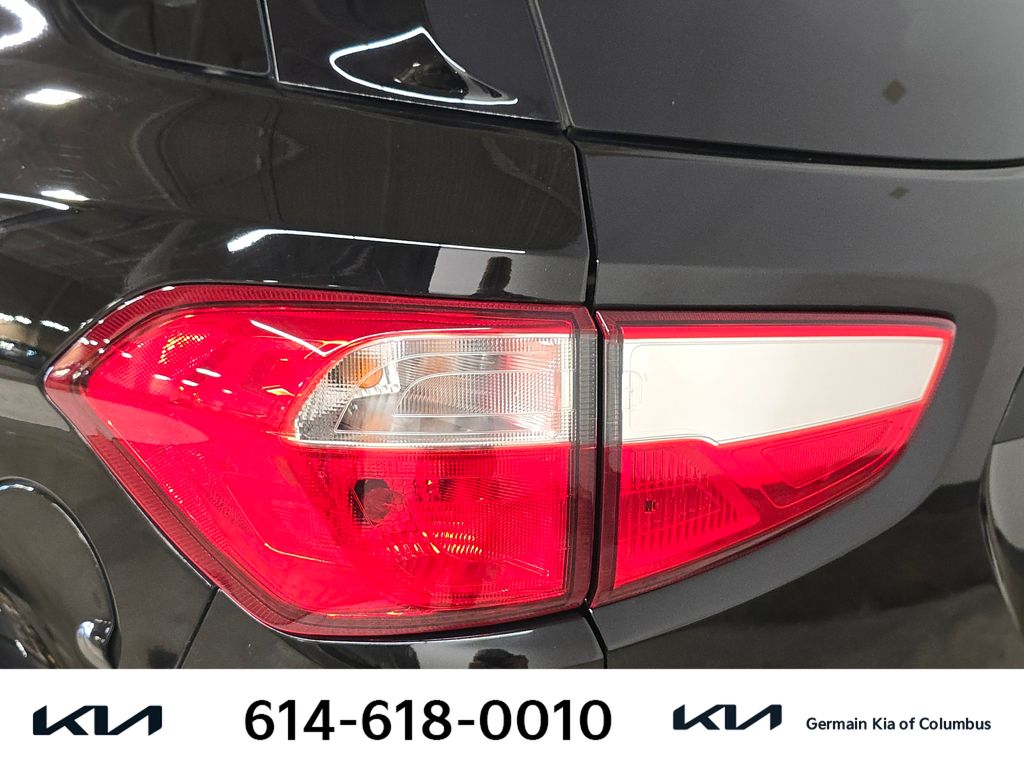 Used 2020 Black Ford SE image 15
