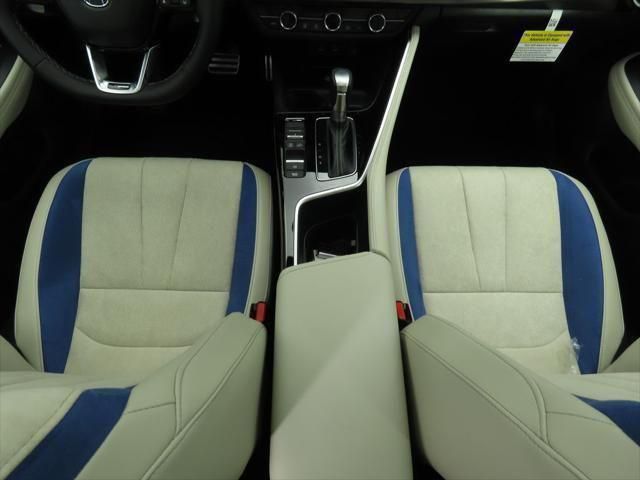 Thumbnail: 2025 Acura ADX - 17