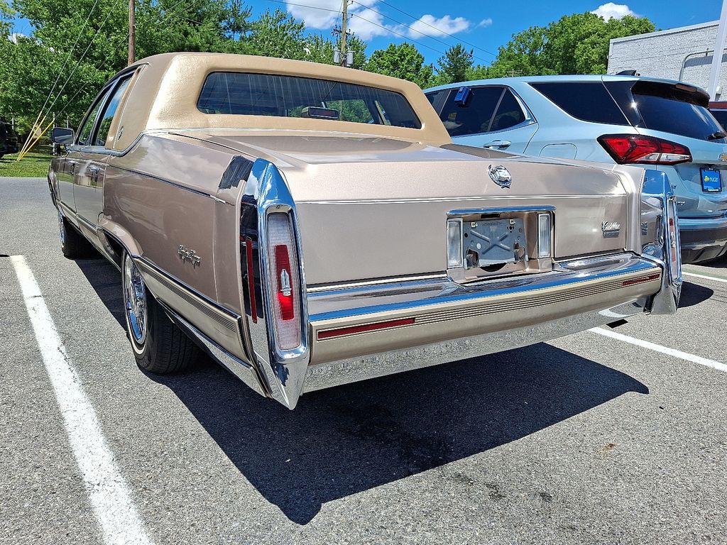 1992 Cadillac Brougham — photo 4