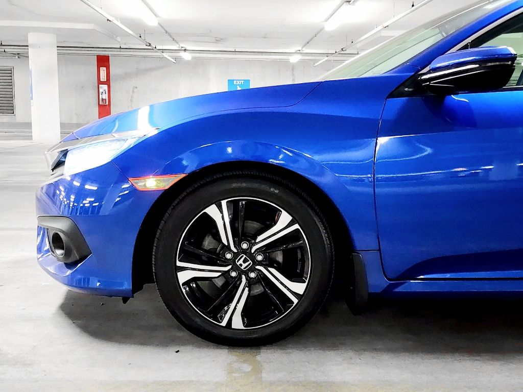 2018 Honda Civic Touring 16