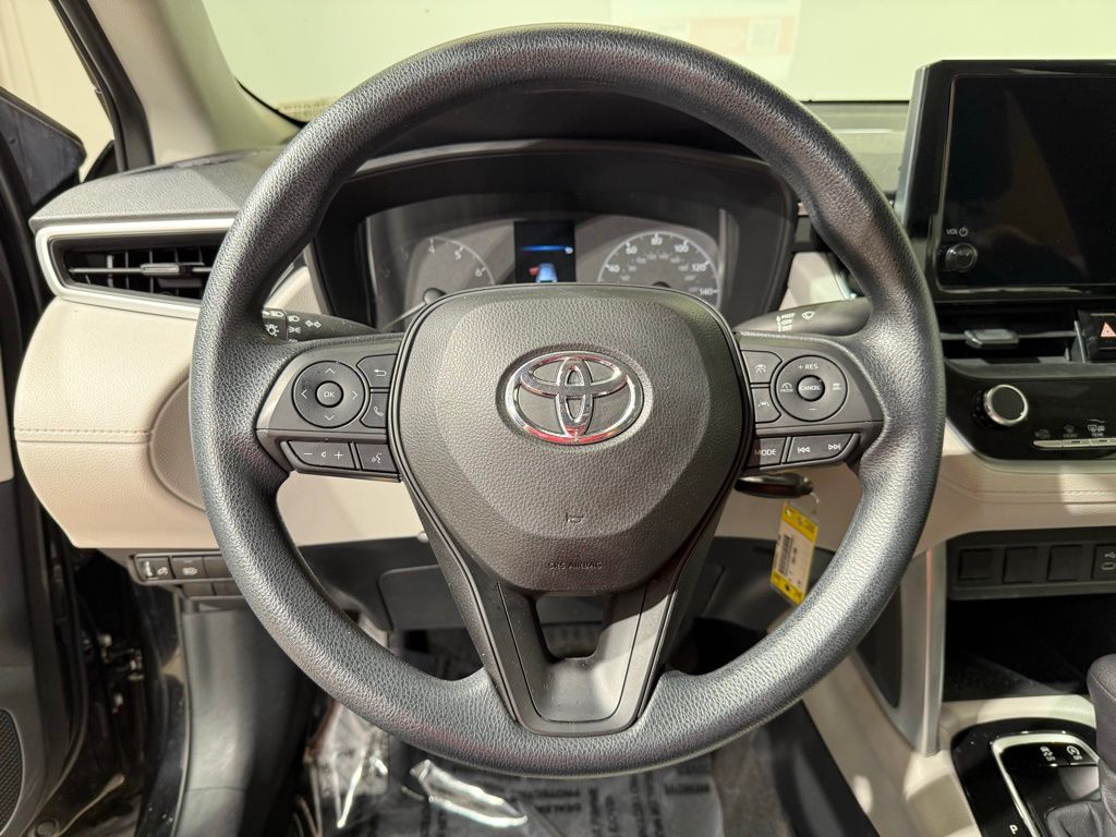 Thumbnail: 2023 Toyota Corolla Cross - 22