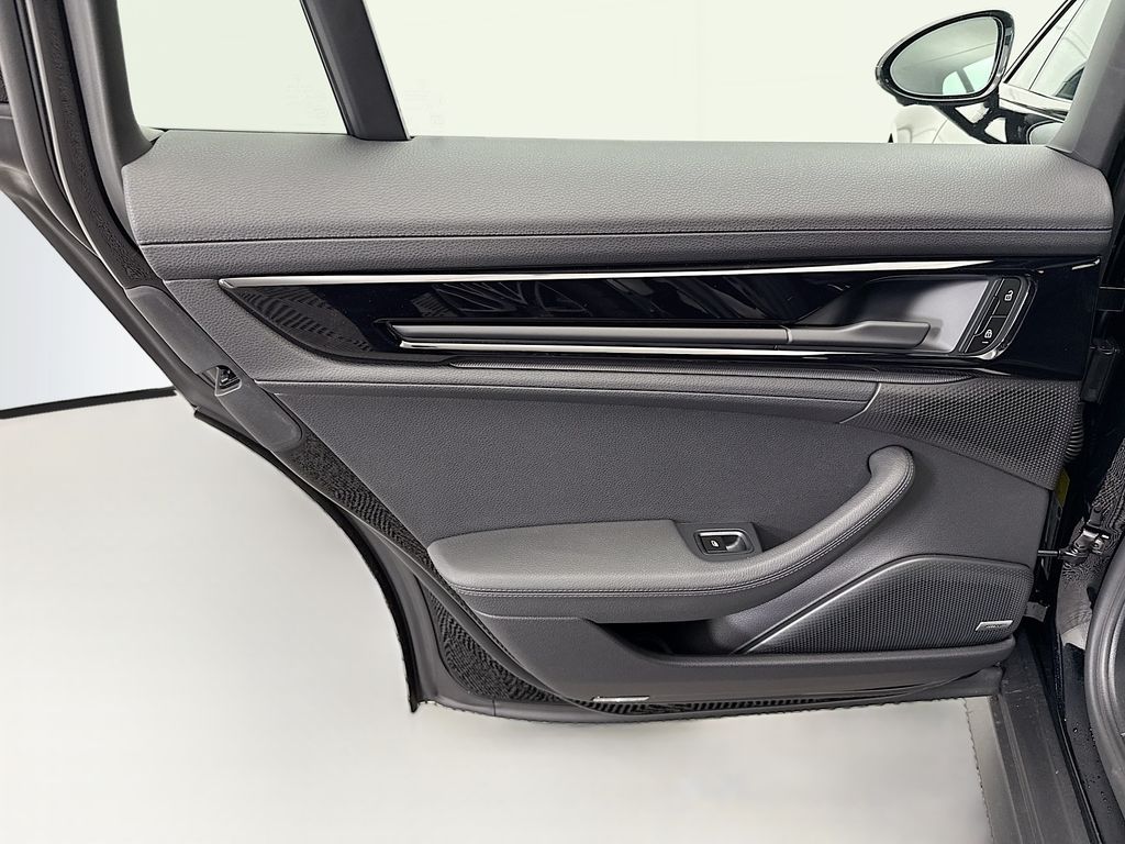 Thumbnail: 2026 Porsche Panamera - 27