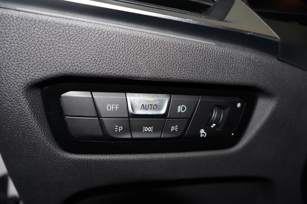 2024 BMW 3 Series 330i xDrive 10