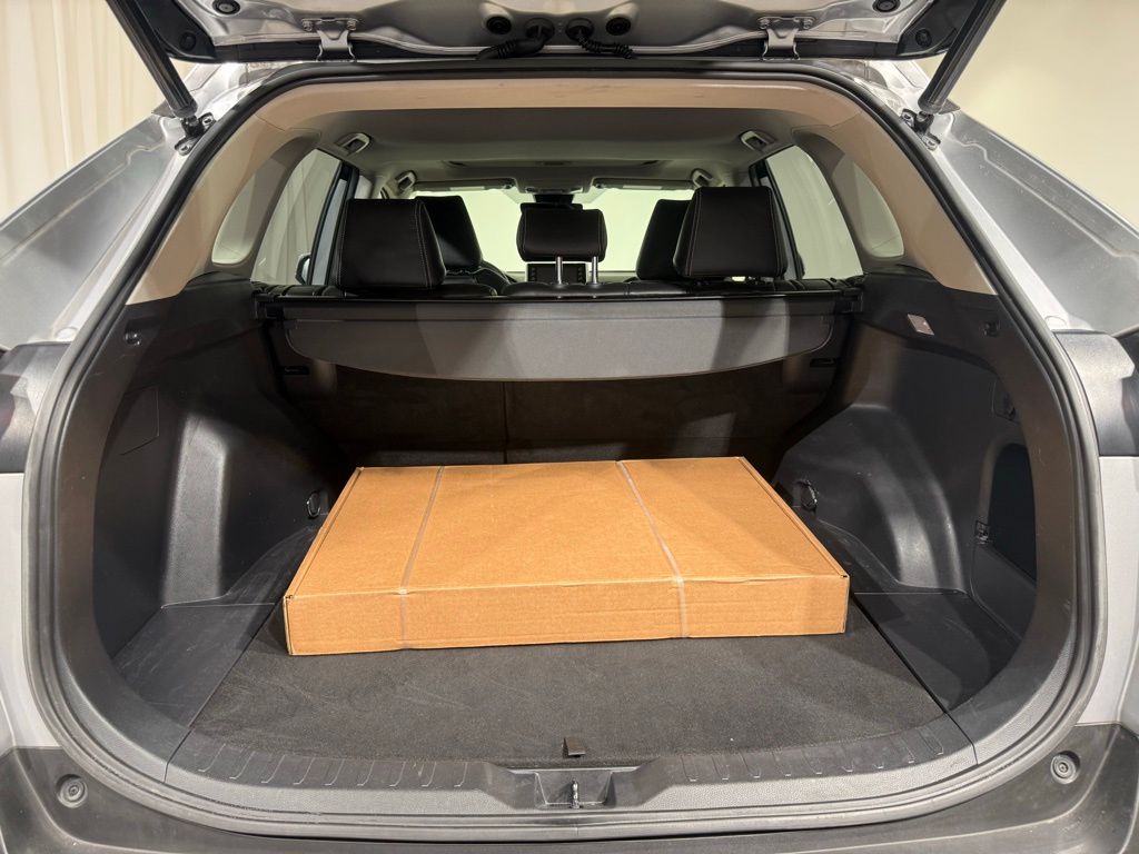 Thumbnail: 2019 Toyota RAV4 - 11