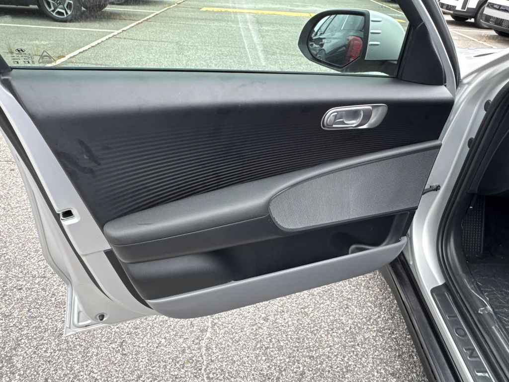 2025 Hyundai Ioniq 6 SEL photo 10