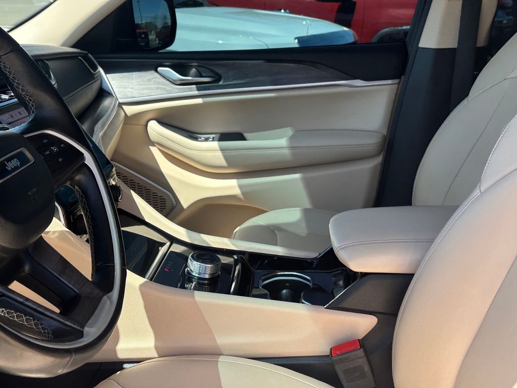 Used Car 2022 Jeep Grand Cherokee L  Limited For Sale Under $30,000 In Austin, Texas