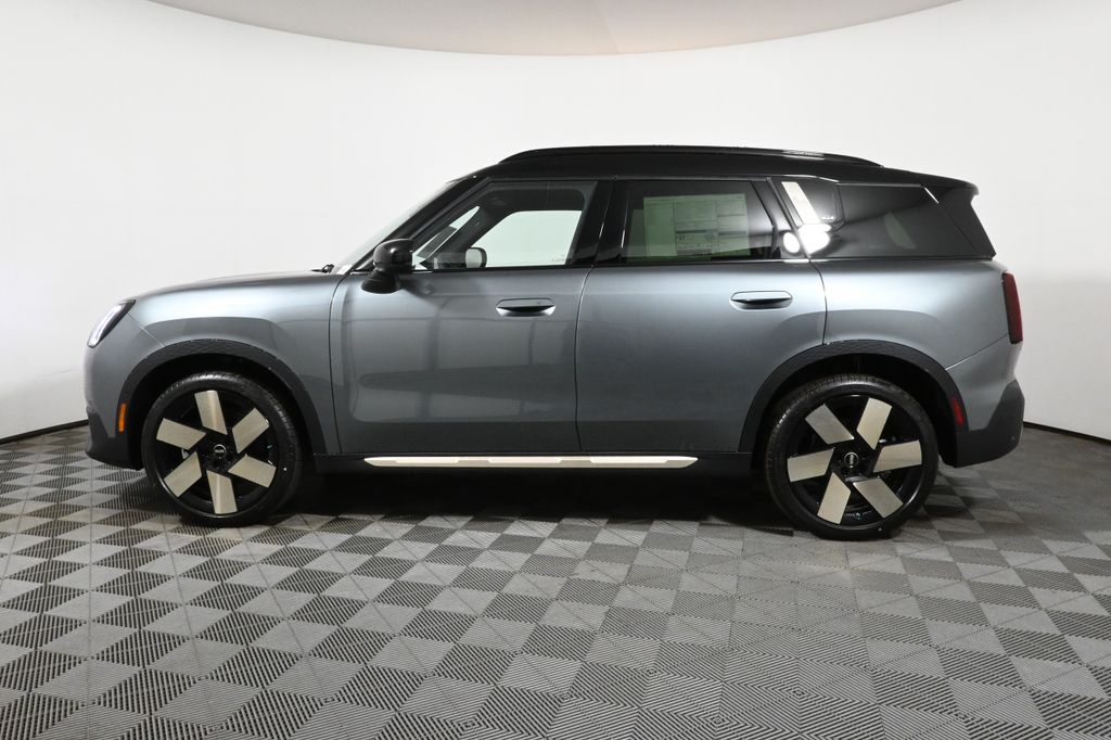 2025 MINI Cooper Countryman Base 2