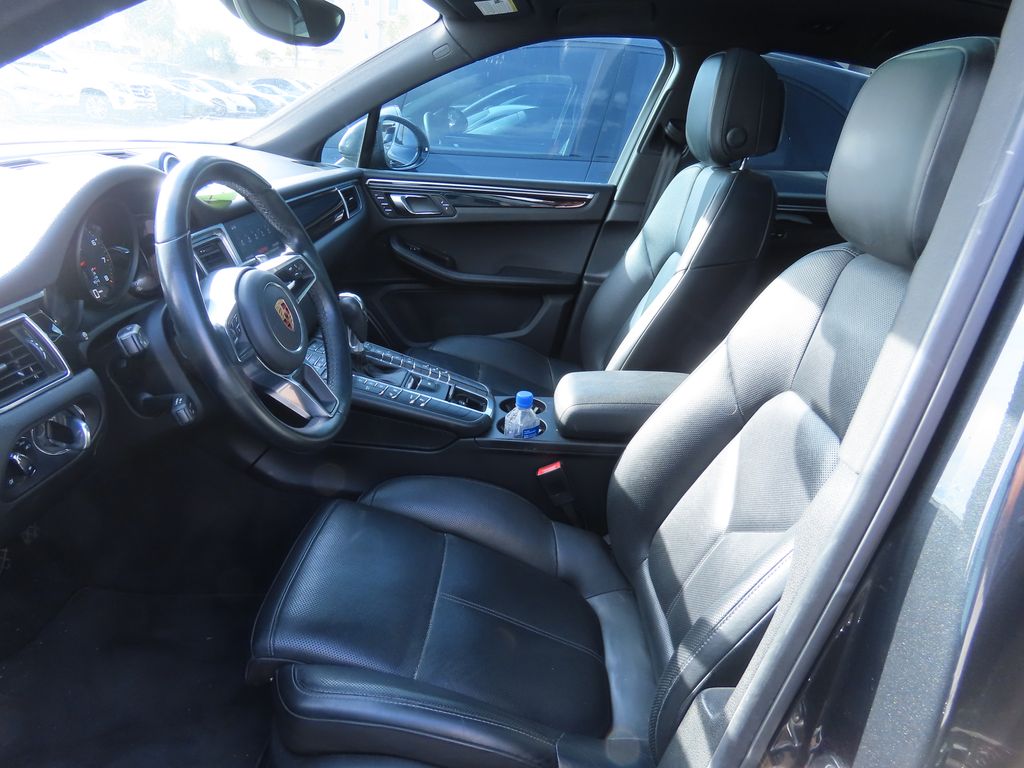 Thumbnail: 2017 Porsche Macan - 10