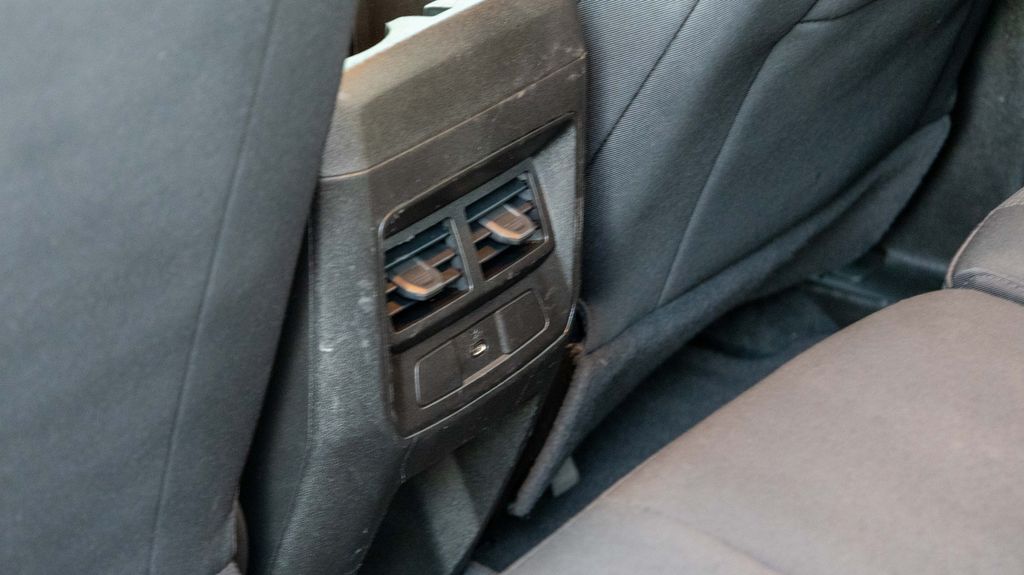 Used 2024 GMC Canyon Elevation 4D Crew Cab