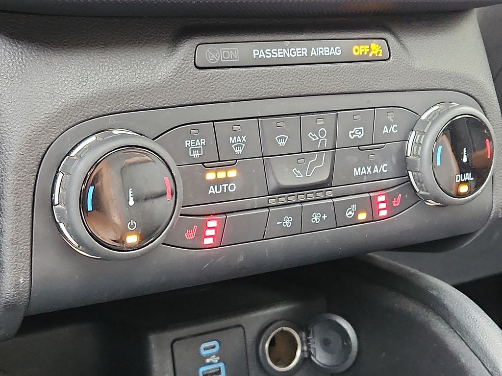 Thumbnail: 2022 Ford Bronco Sport - 16