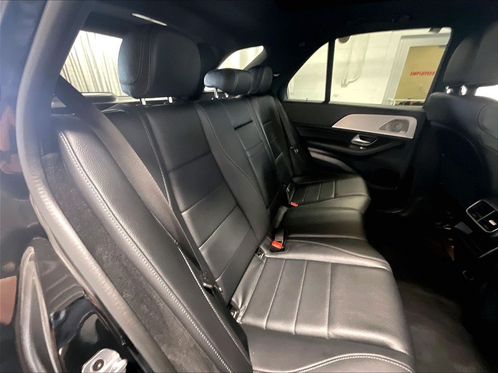 2025 Mercedes-Benz GLE — photo 16