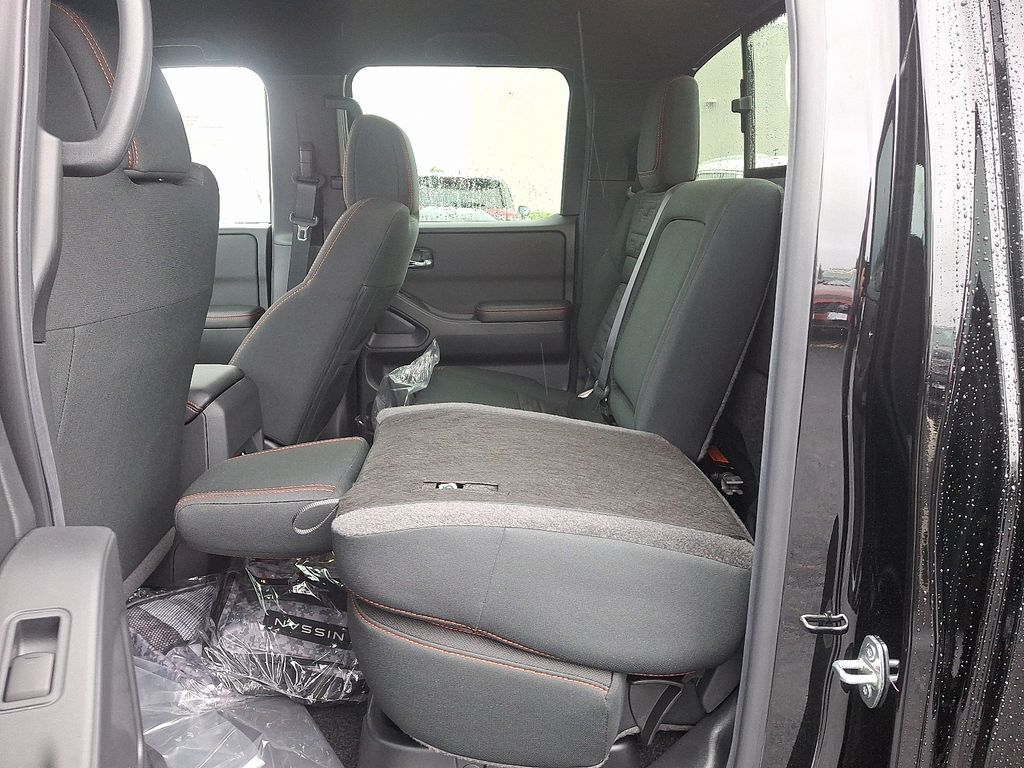 2025 Nissan Frontier PRO-4X 5