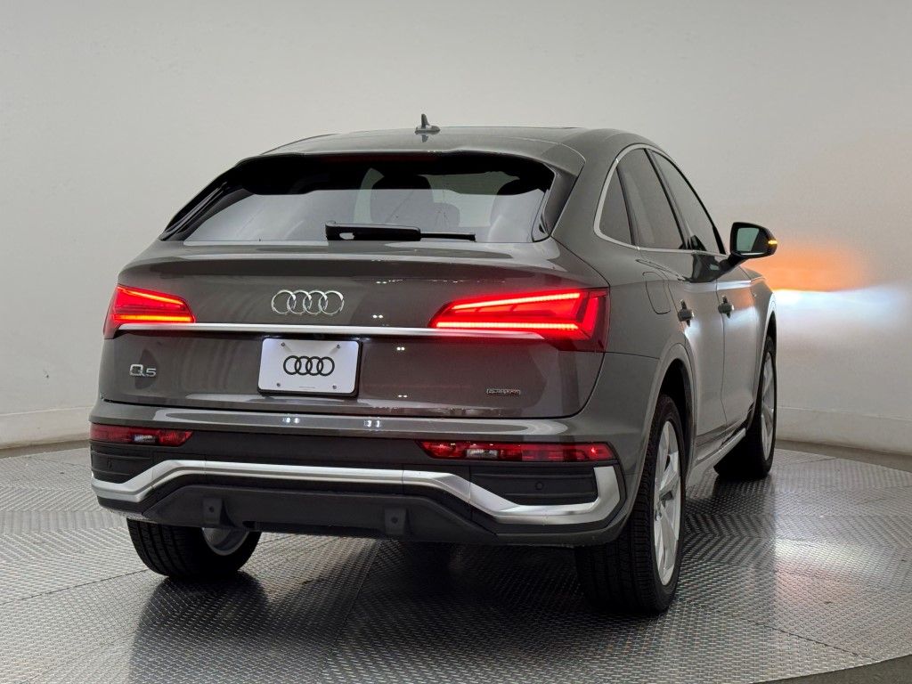 Thumbnail: 2025 Audi Q5 - 9