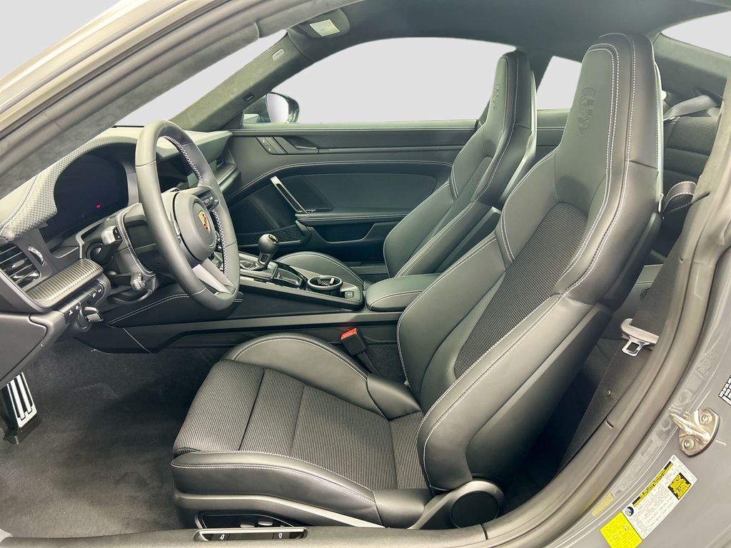 Thumbnail: 2026 Porsche 911 - 5