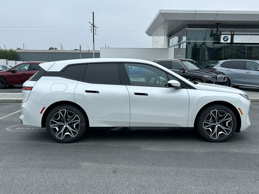 Thumbnail: 2026 BMW iX - 6