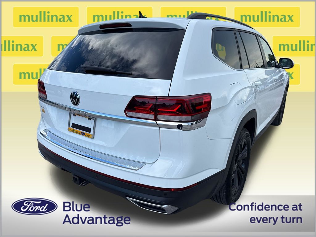 Certified Used 2022 White Volkswagen 3.6L V6 SE w/Technology image 4