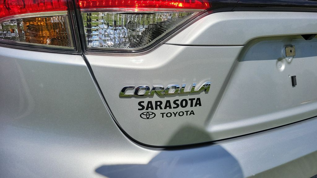 Certified Used 2024 Silver Toyota SE image 9