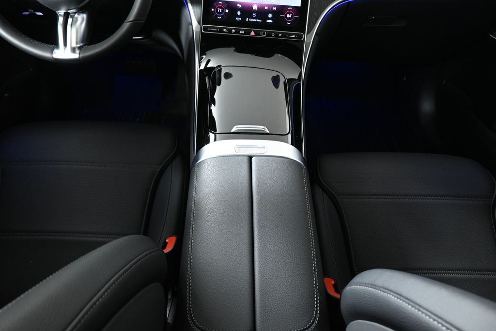 Thumbnail: 2025 Mercedes-Benz GLC - 24