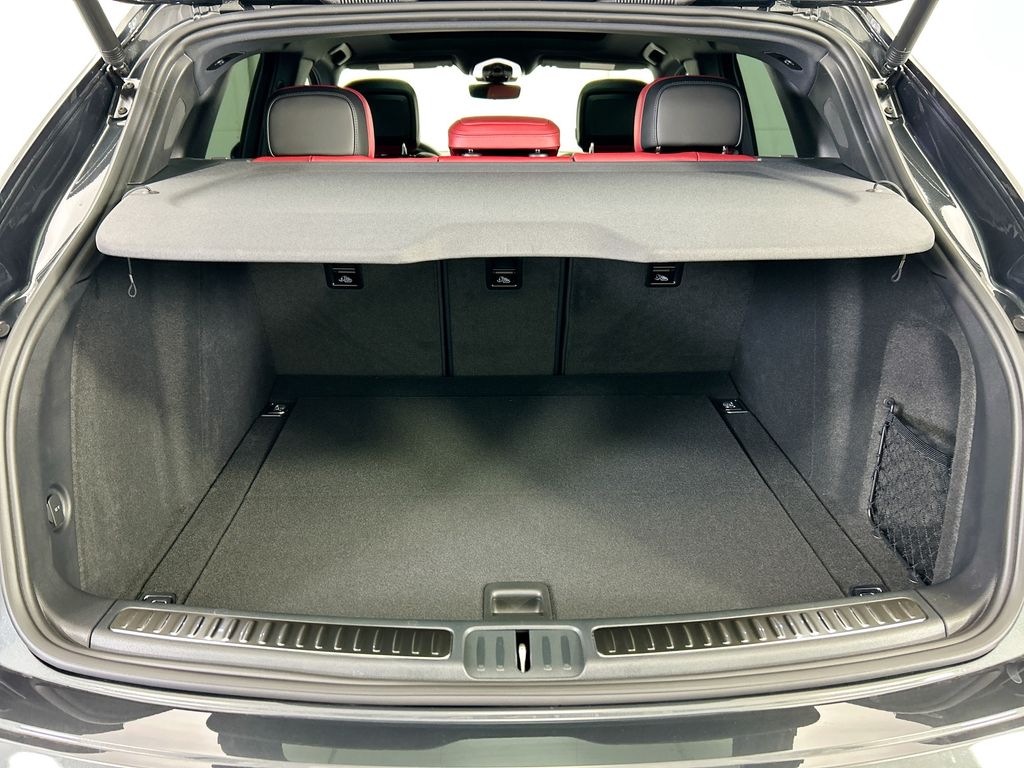 Thumbnail: 2026 Porsche Macan - 29