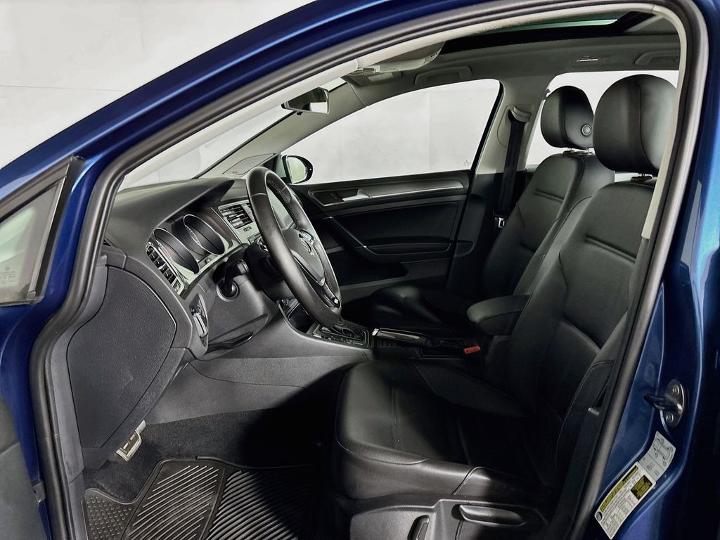 2017 Volkswagen Golf Alltrack TSI SE