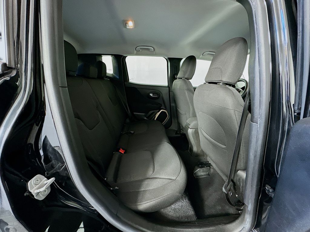 Thumbnail: 2016 Jeep Renegade - 25