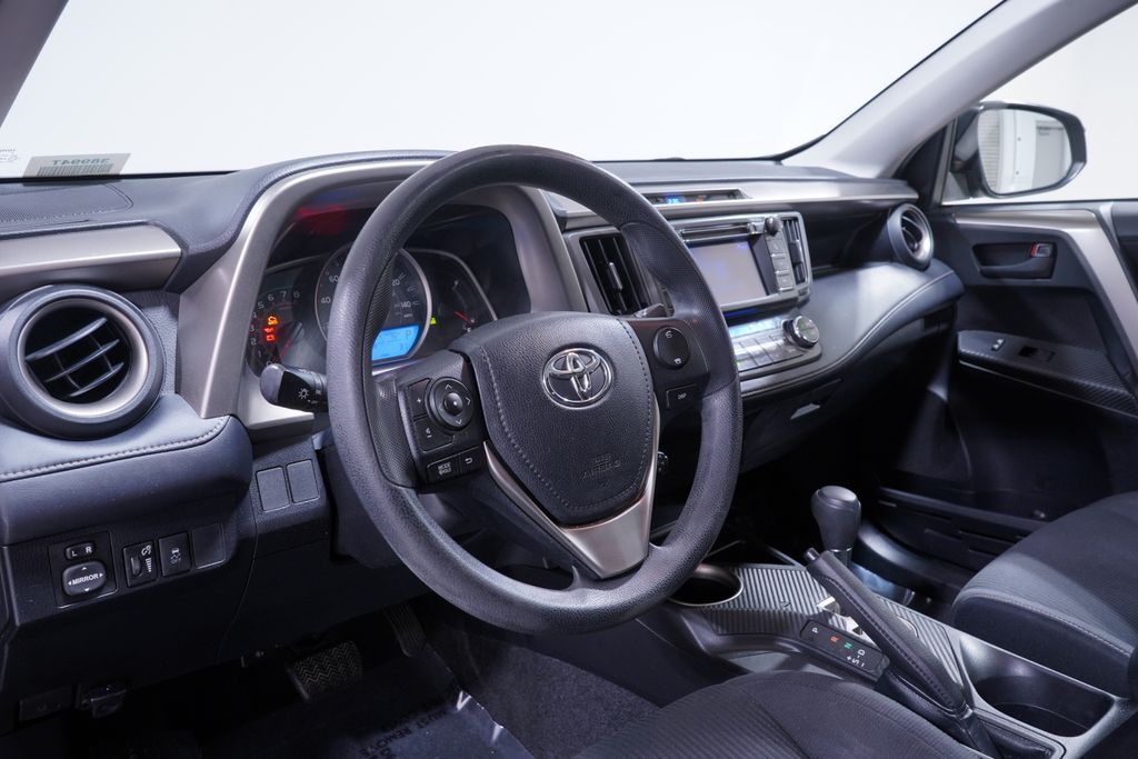 2013 Toyota RAV4 XLE 6