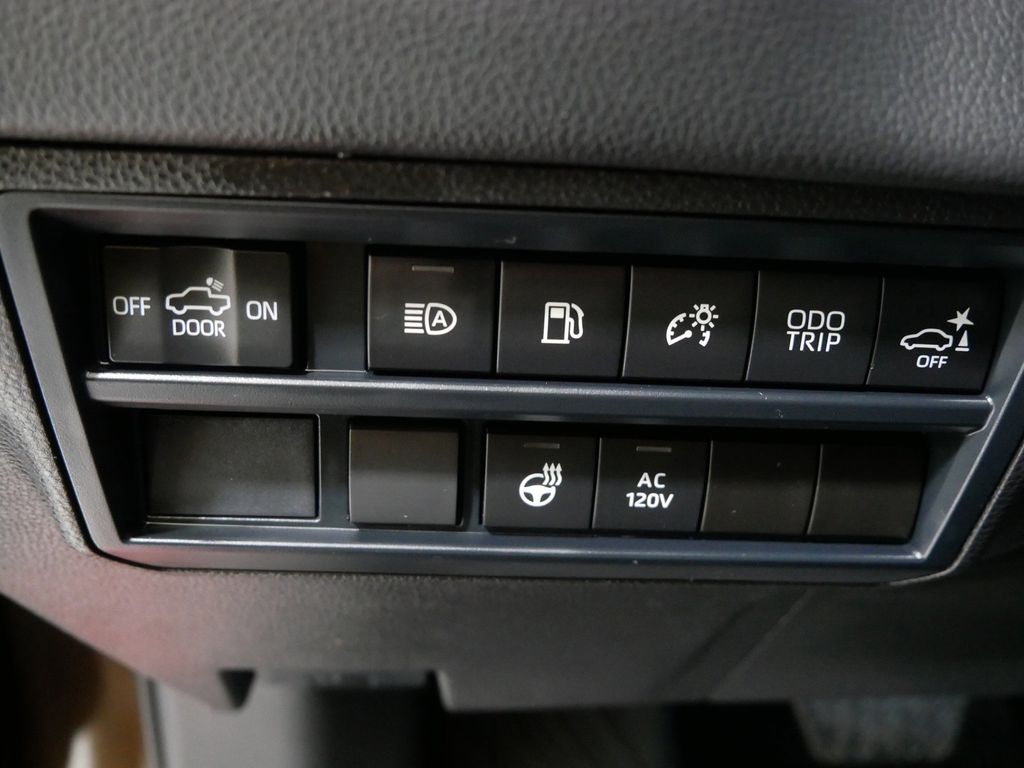2025 Toyota Tundra Limited - Photo 19