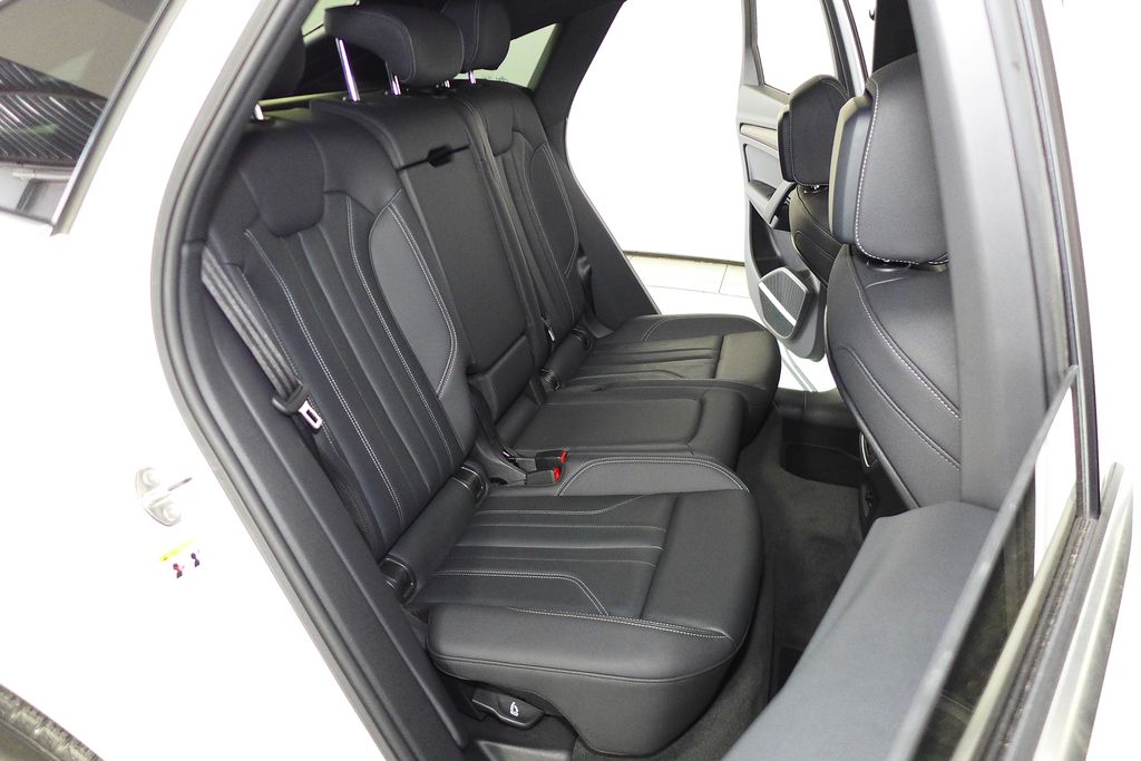 Thumbnail: 2023 Audi Q5 - 20