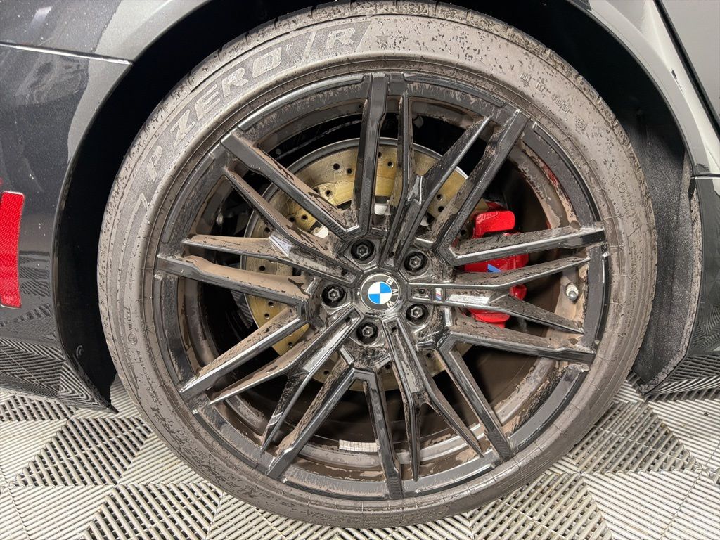 Thumbnail: 2025 BMW M5 - 13