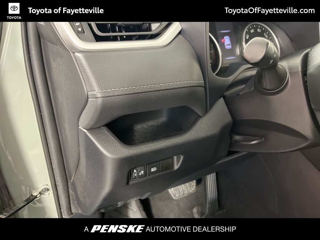 Thumbnail: 2021 Toyota RAV4 - 23