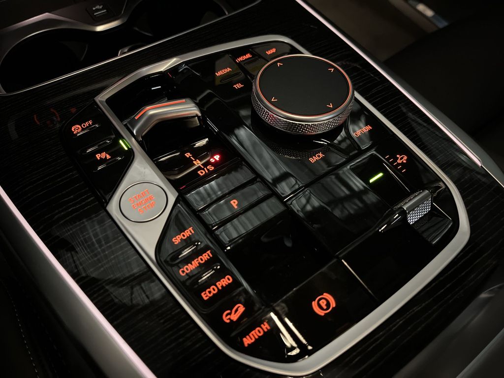 Thumbnail: 2026 BMW X7 - 20