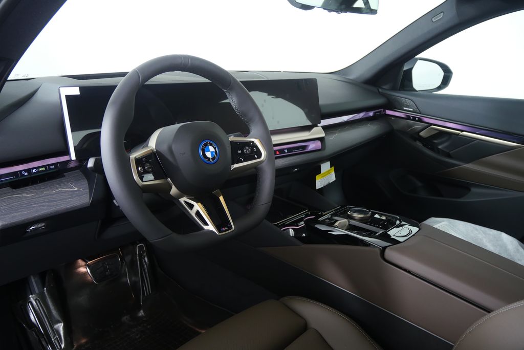 Thumbnail: 2026 BMW i5 - 12