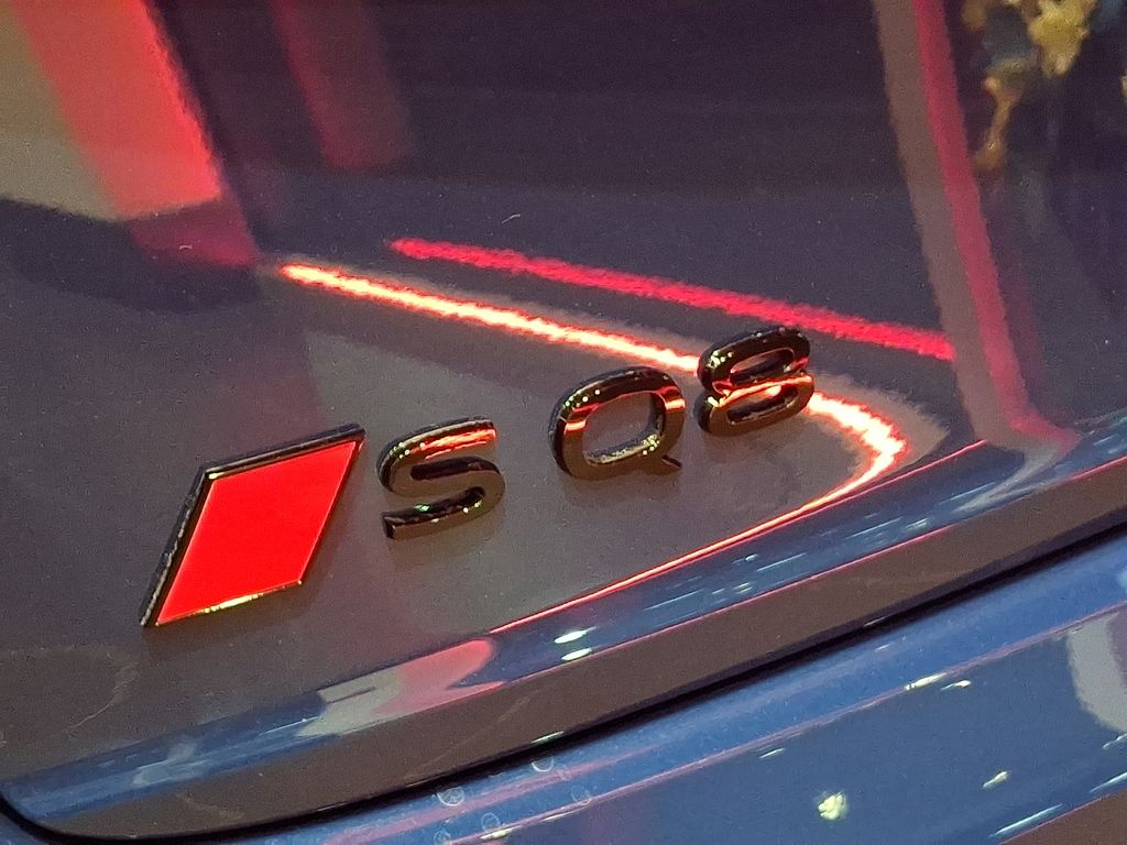 Thumbnail: 2026 Audi SQ8 - 15