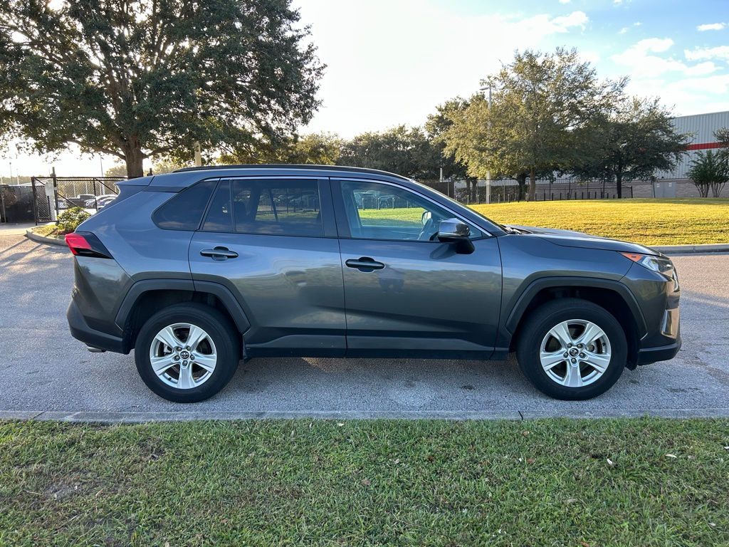Thumbnail: 2021 Toyota RAV4 - 6