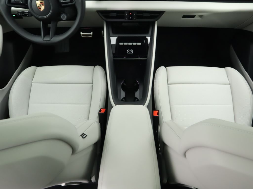 Thumbnail: 2025 Porsche Macan - 20