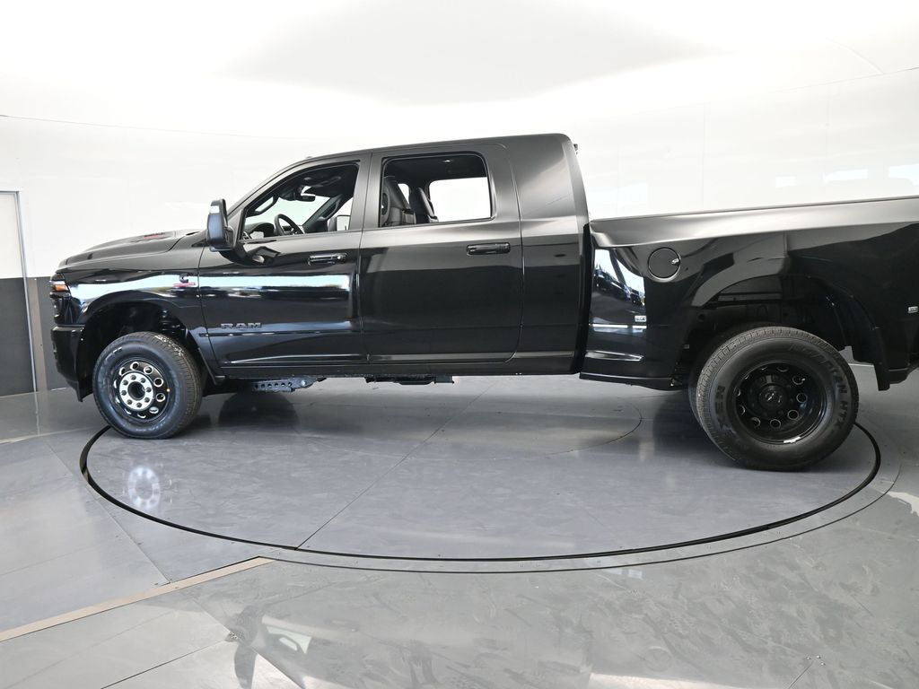 New 2026 Diamond Black Crystal Pearlcoat Ram Laramie image 3