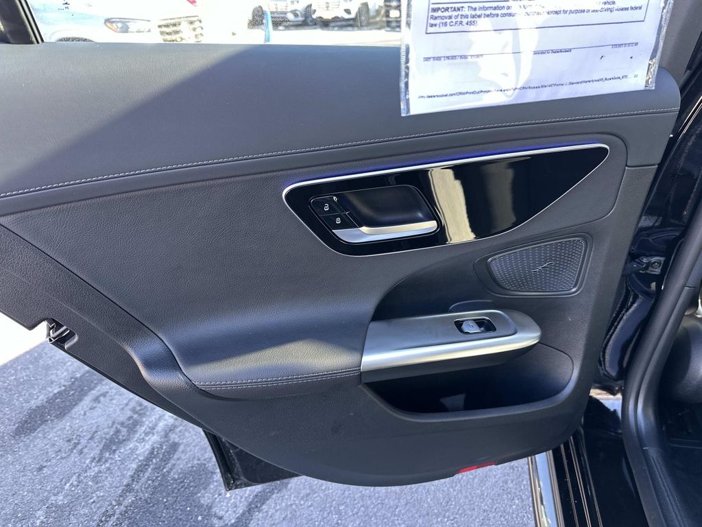 Thumbnail: 2025 Mercedes-Benz C-Class - 31