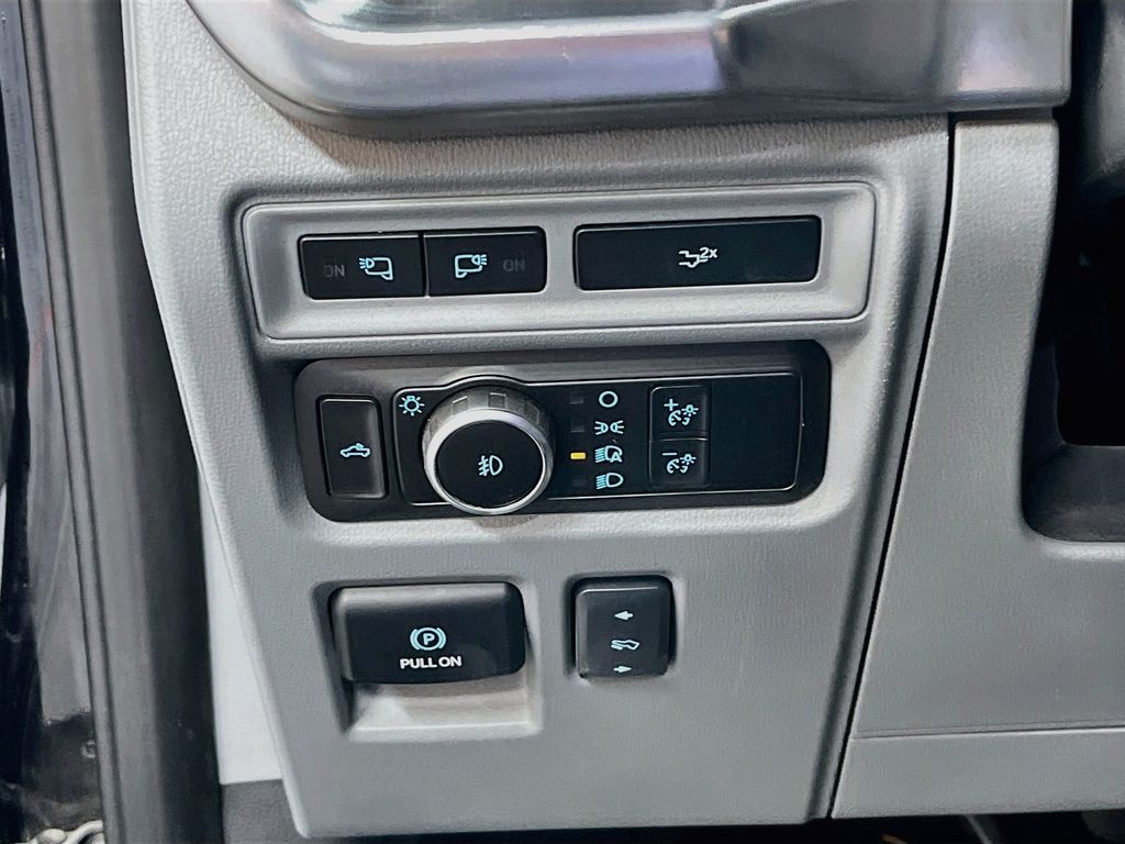 Used 2023 Black Metallic Ford Lariat image 10