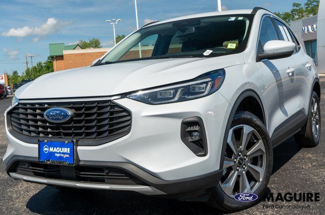 Space Silver Metallic 2025 Ford Escape SUV / Crossover All-Wheel Drive 8-Speed Automatic