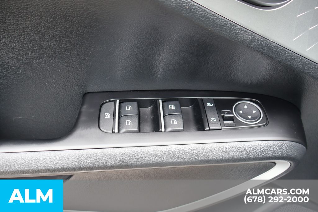 Used 2025 White Kia LX image 15