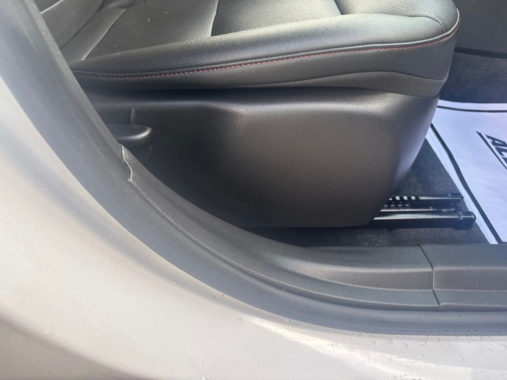 Used 2025 Chevrolet Trax SUV