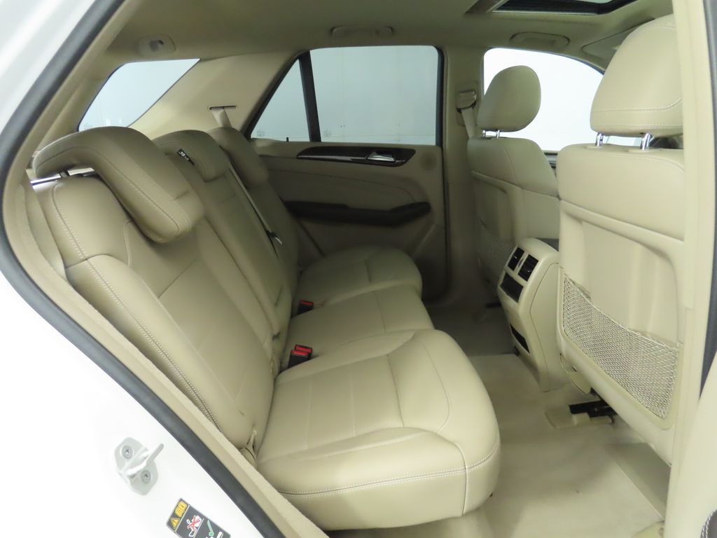 Thumbnail: 2015 Mercedes-Benz M-Class - 23