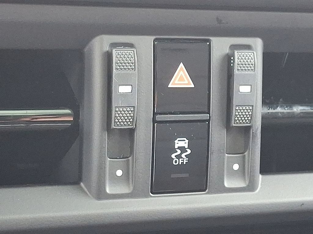 Thumbnail: 2025 Porsche Macan - 24