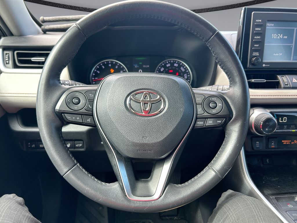 Thumbnail: 2022 Toyota RAV4 - 16