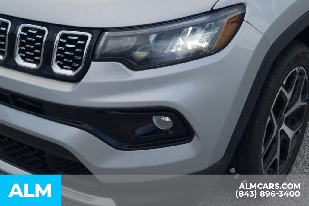 Used 2025 Silver Jeep Limited image 5