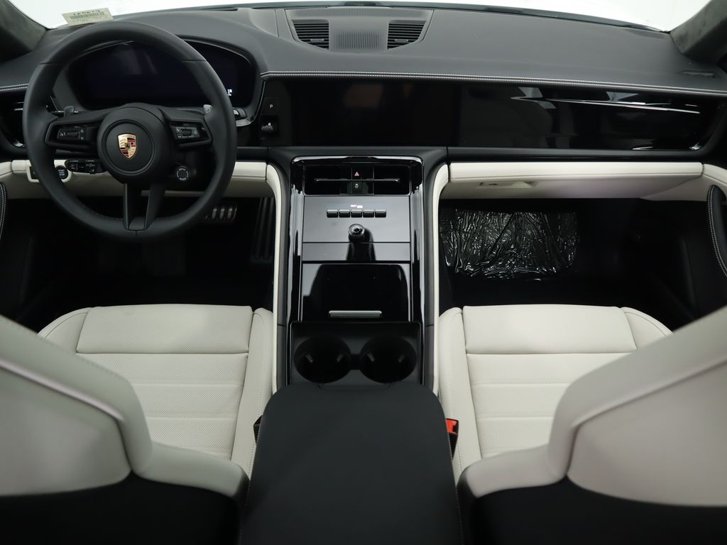 Thumbnail: 2025 Porsche Panamera - 15
