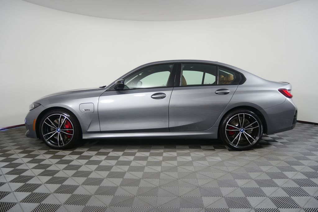 Thumbnail: 2023 BMW 3 Series - 2