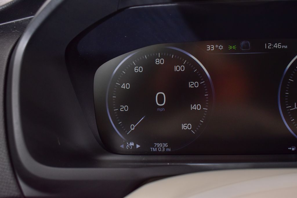 Thumbnail: 2021 Volvo XC90 - 20